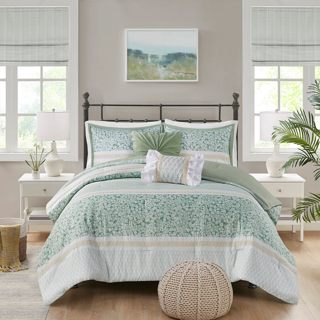 Full/Queen 5 Piece Seersucker Comforter Set with Throw Pillows