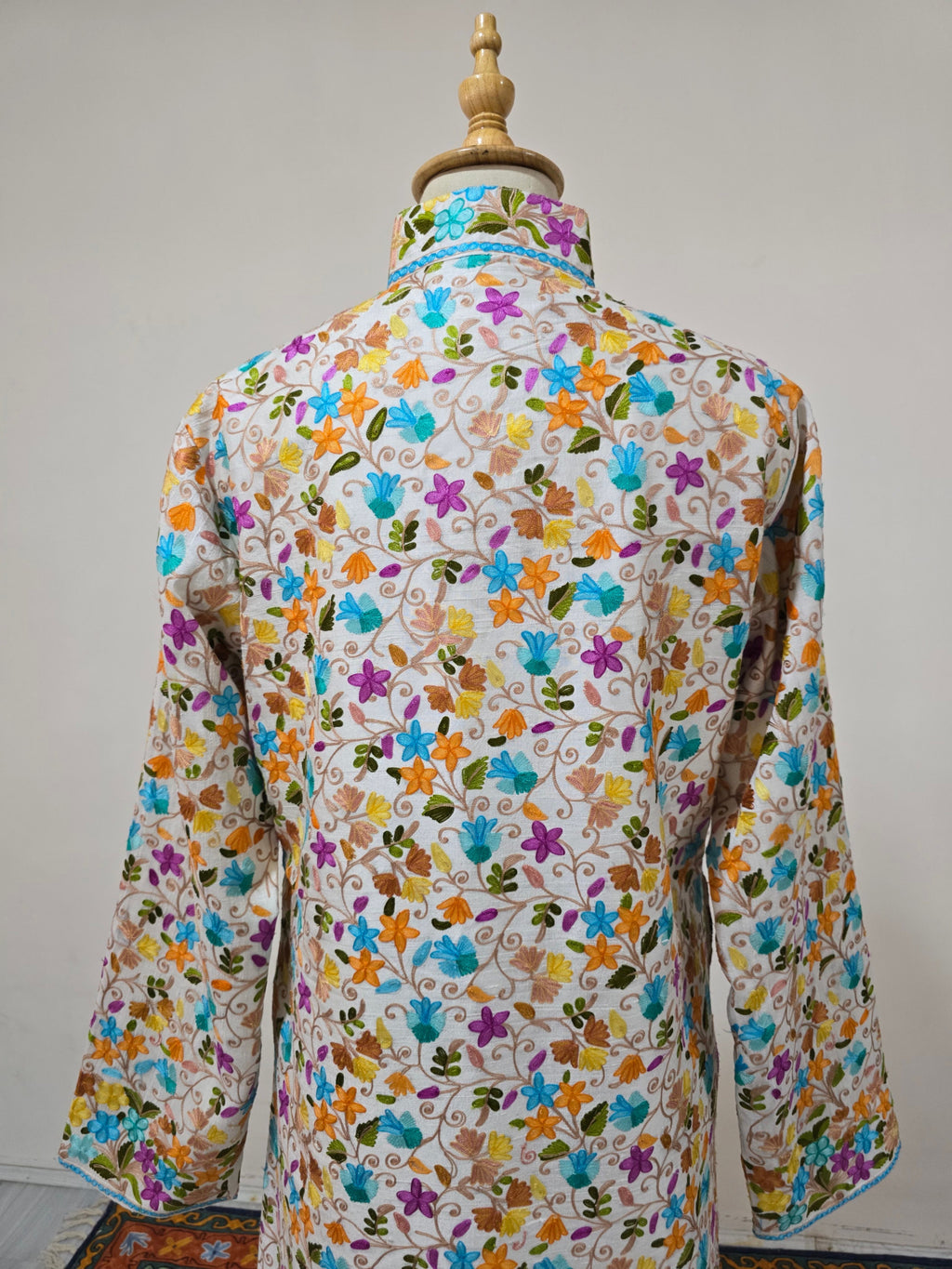 Bahaar-e-Rang Aari Embroidered Jacket