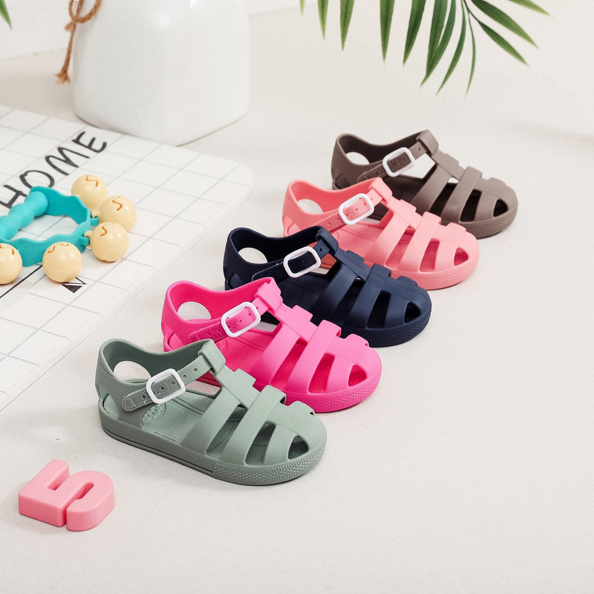 Childrens Velcro-Strap Non-Slip Waterproof Beach Shoes