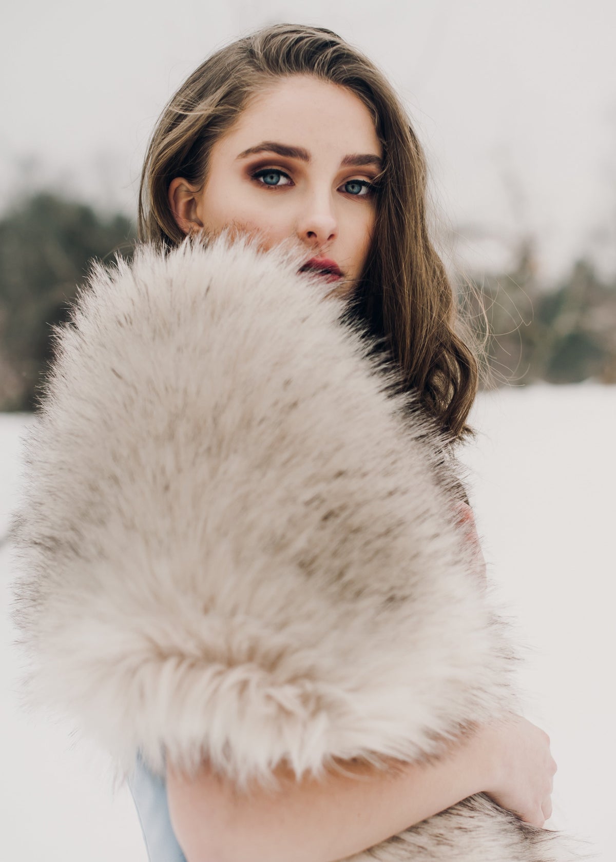 Blush with Black Tips Faux Fur Shawl (Lilian Blu02)