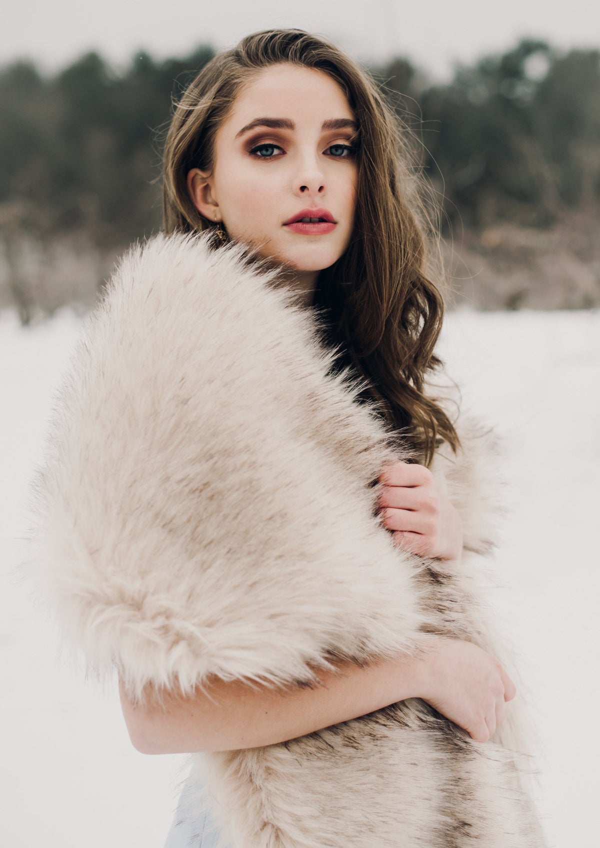 Blush with Black Tips Faux Fur Shawl (Lilian Blu02)