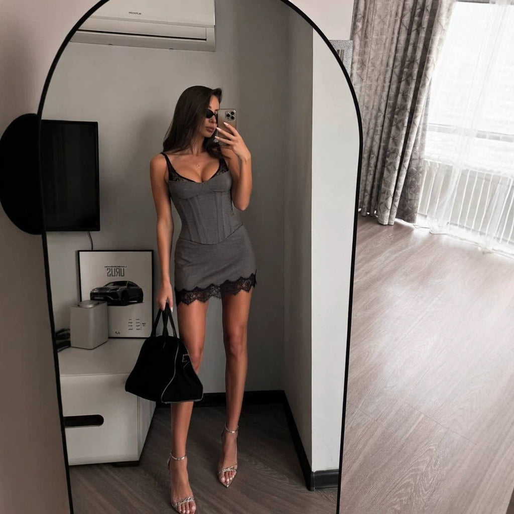 Black Lace-trimmed Strap Dress With A Fishbone Waist-cinching Design, Form-fitting And Short
