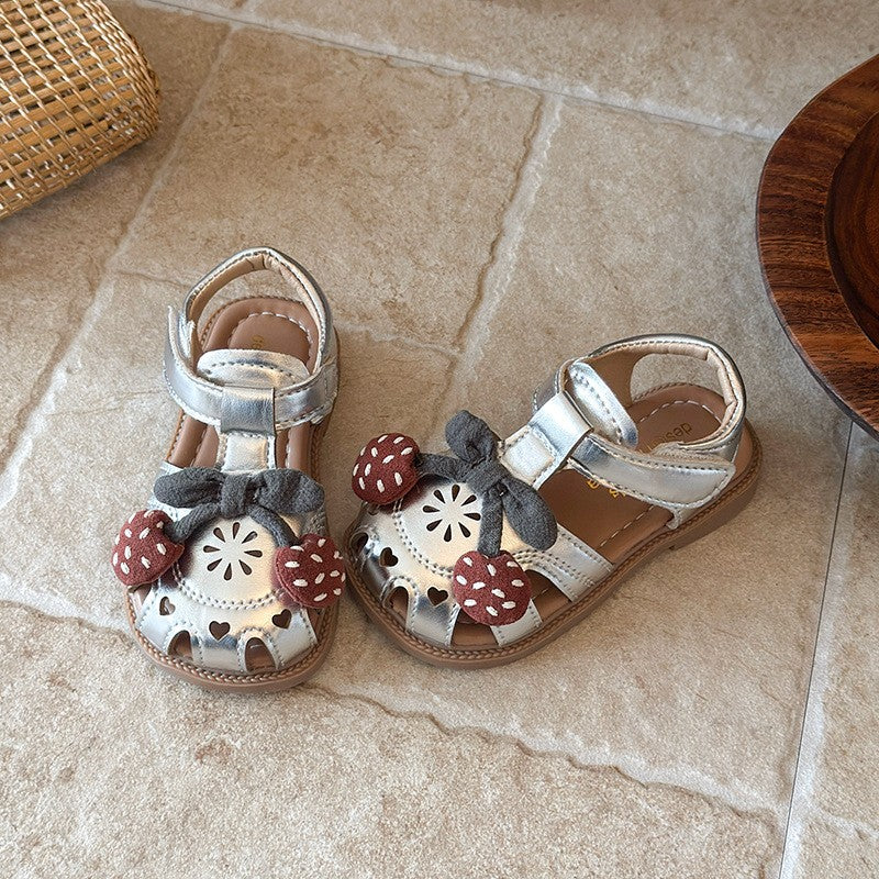2026 Summer New Girls Closed-Toe Sandals, Princess Style Kids Beach Shoes, Soft Sole All-Match Fashion Children Shoes
