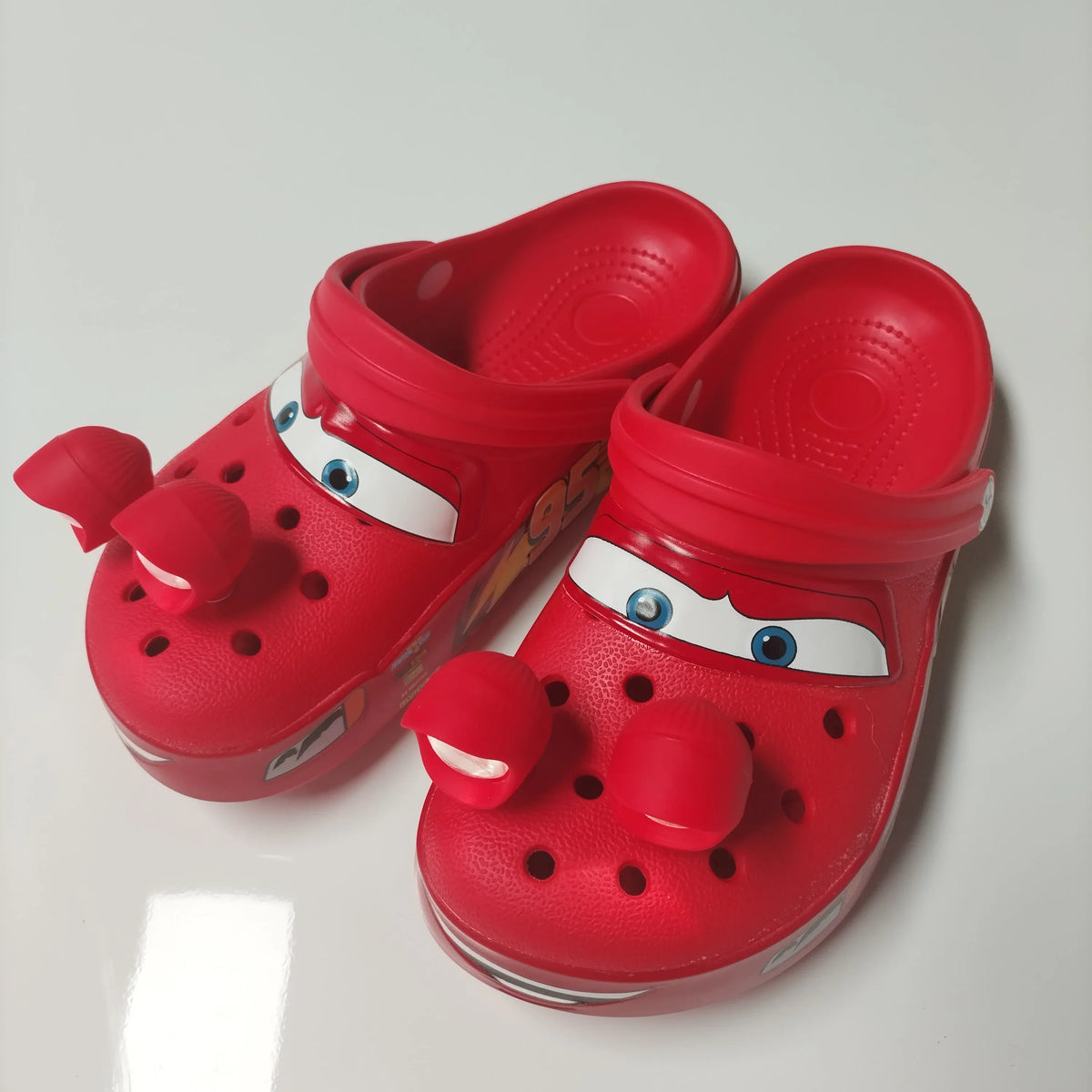 Cartoon Clogs with LED Light Shoe Charms Glow in Dark Garden Shoes Summer Beach Sandals Lightweight Slip On Clogs