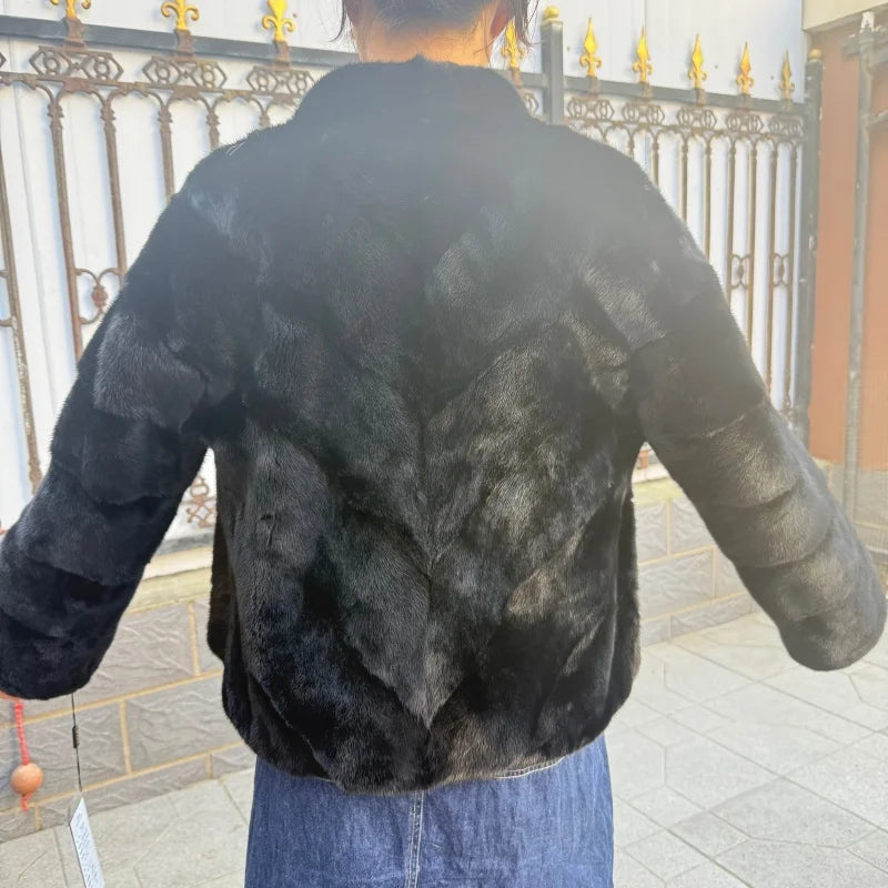 Real mink fur material, women's coat, V-neck design, short high-quality women's jacket