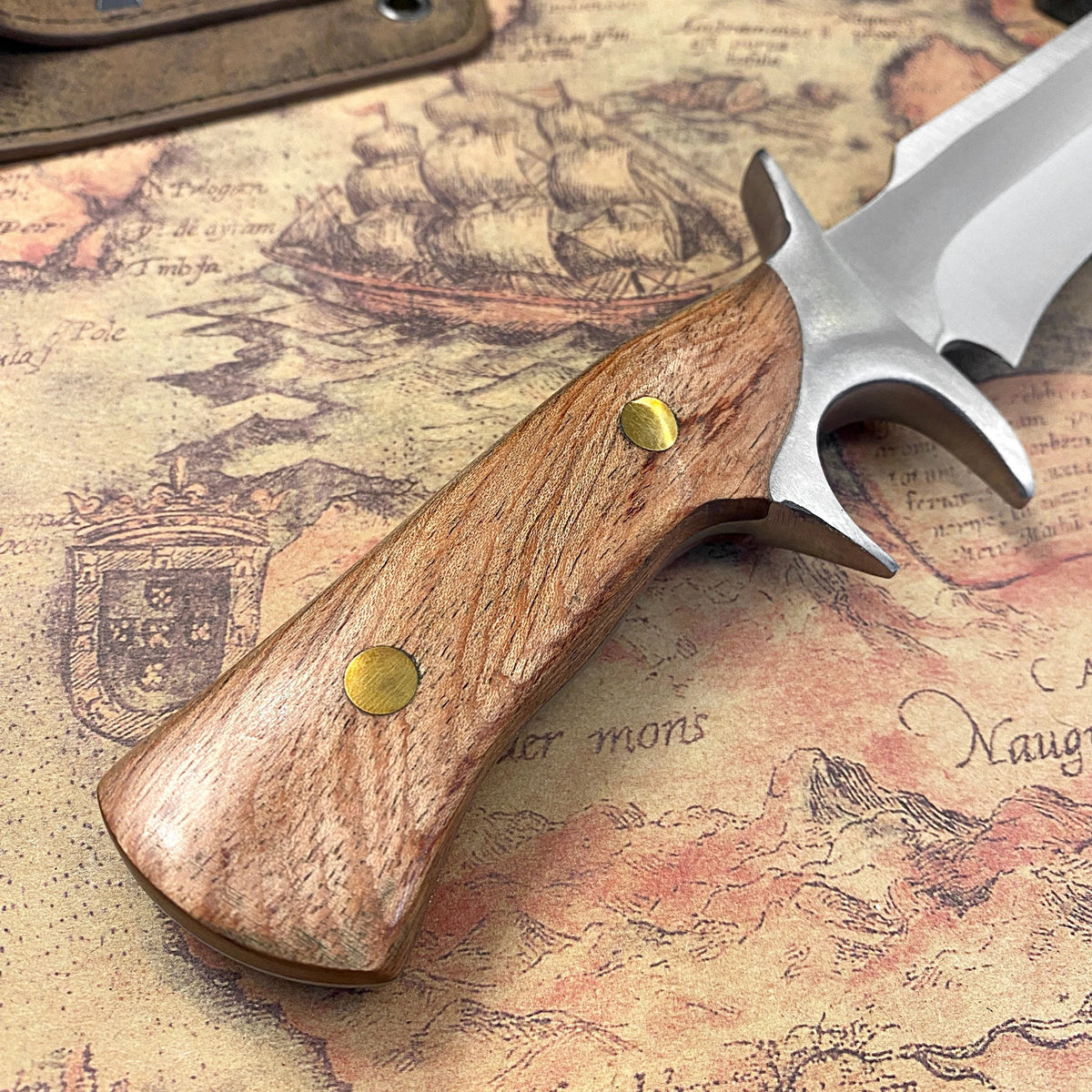 Outdoor Wooden-Handle Straight Knife, Fixed Blade, Stainless Steel Camping Knife, Portable Design, Men's Outdoor Knife, Fishing Knife, Recommended as a Festival Gift