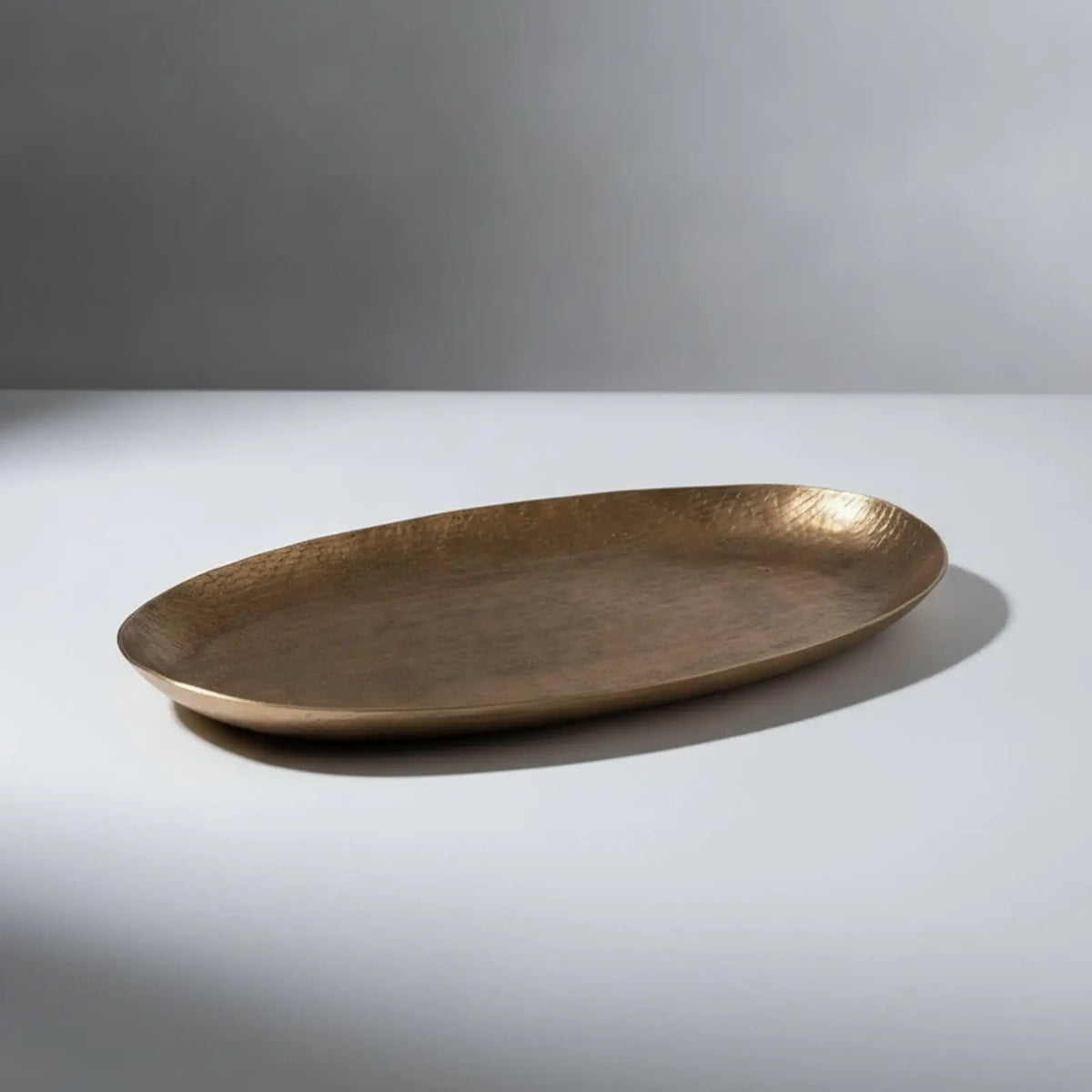 Elegant Decorative Trays Irregular Rounded Oval Metal Bowl Table Decoration Tray for Home