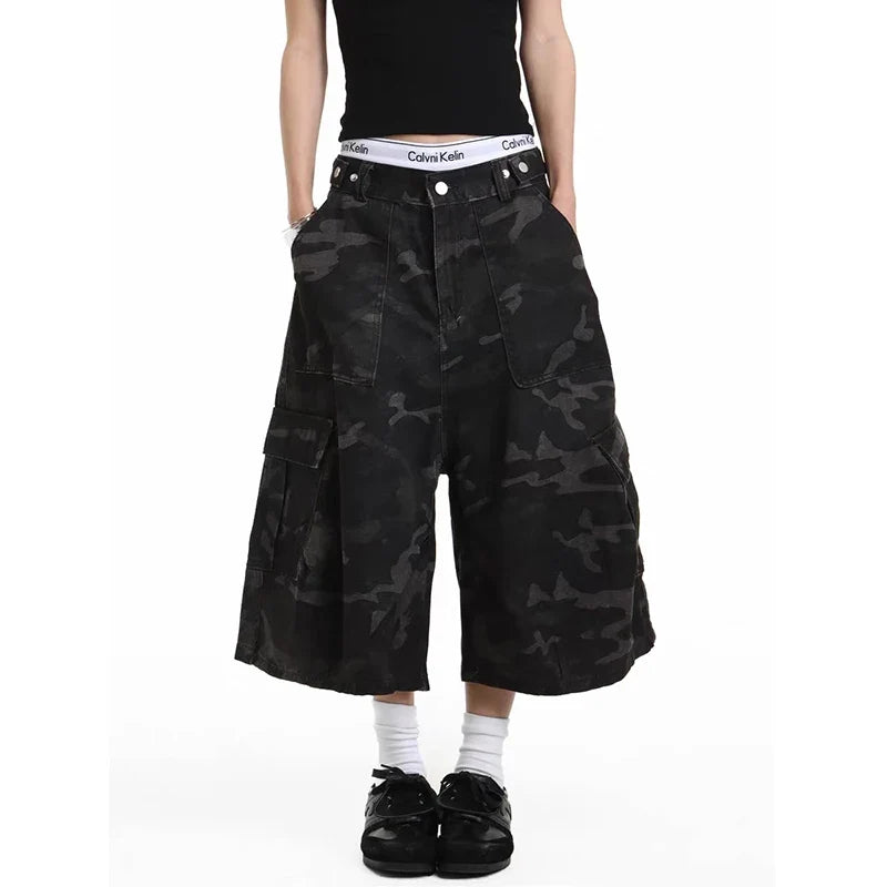YIBASHU Women Cargo Short Jeans American Vintage Y2K 2000s Streetwear Camouflage Wide Leg Pants Summer Knee Length Denim Shorts