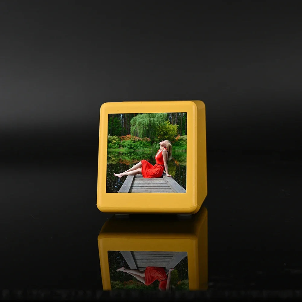 Smart Wi-Fi Weather Clock & Digital Photo Display