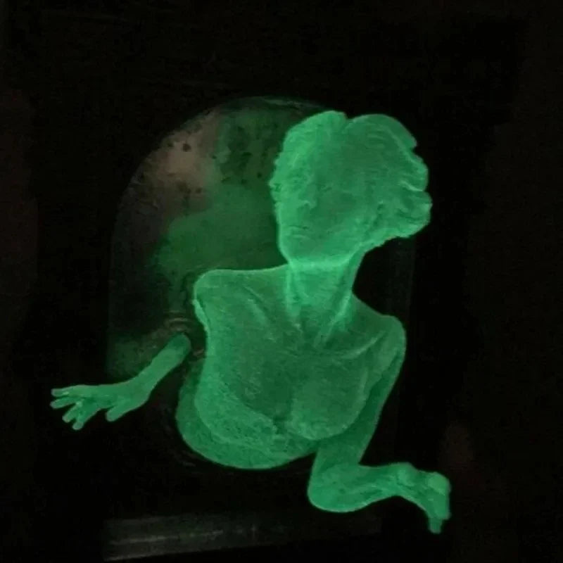 Halloween Resin Wall Prop, Devil’s Hand, Goddess or King