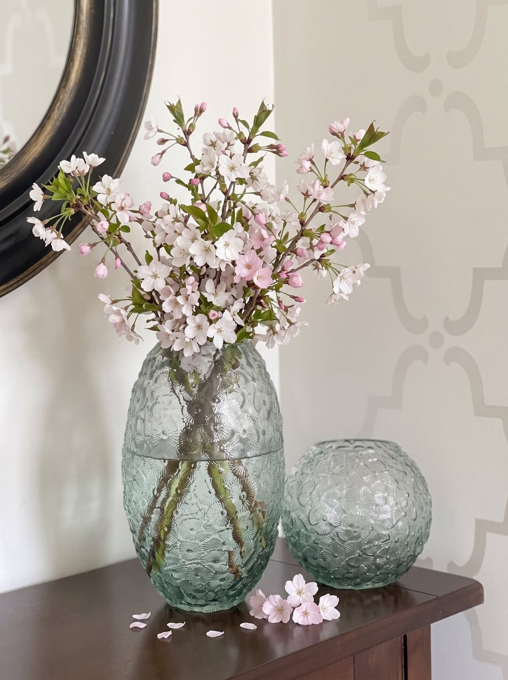 D7.9x13.4"H Ombre Glass Vase