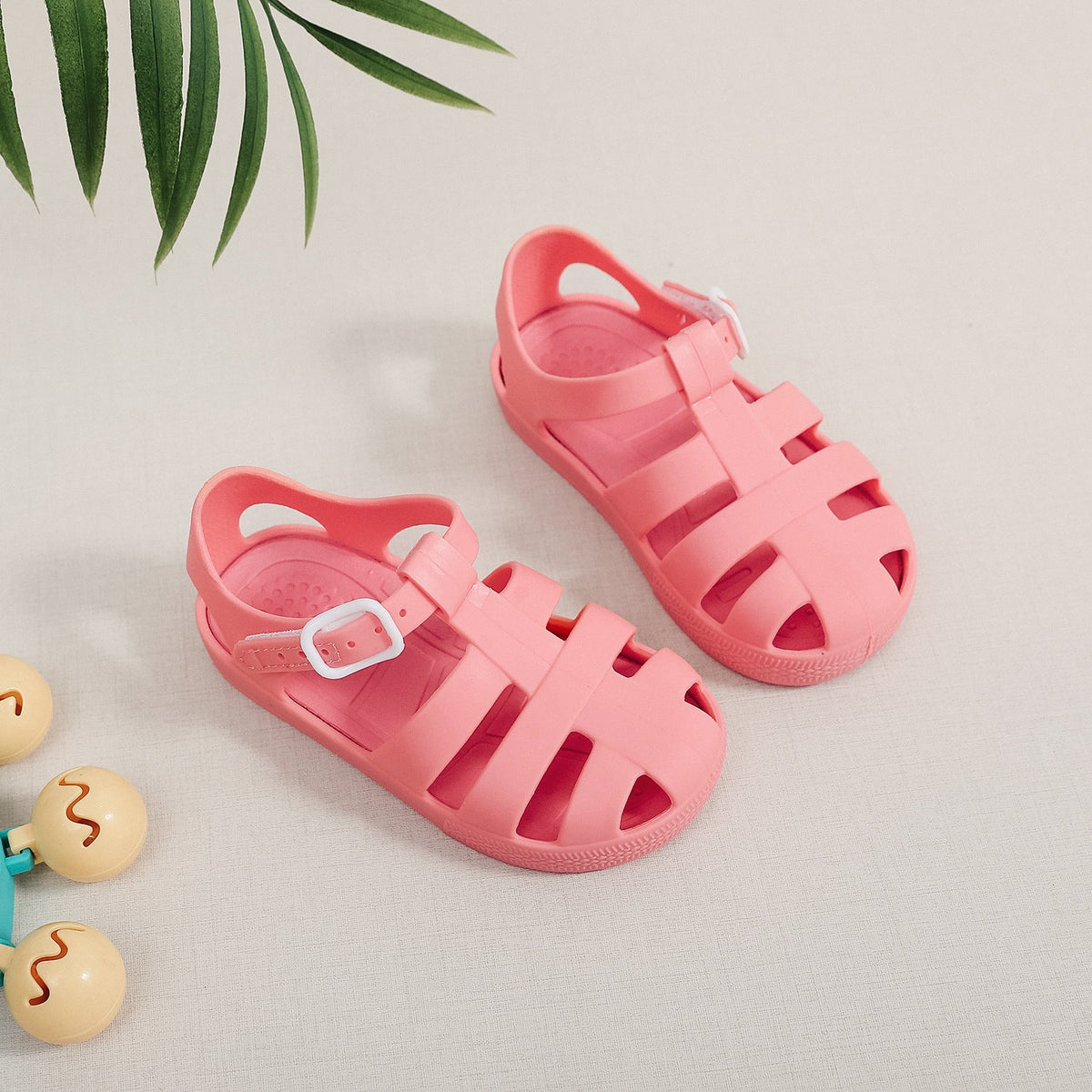 Childrens Velcro-Strap Non-Slip Waterproof Beach Shoes