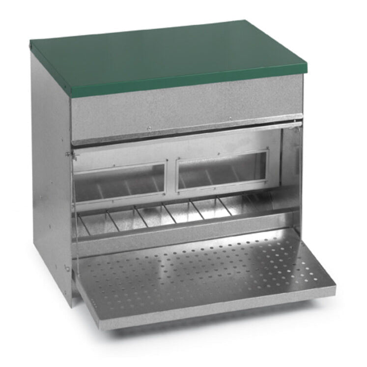 Heavy Duty Covered Treadle Feeder With Lid – 44 lb Capacity for Chickens & Ducks