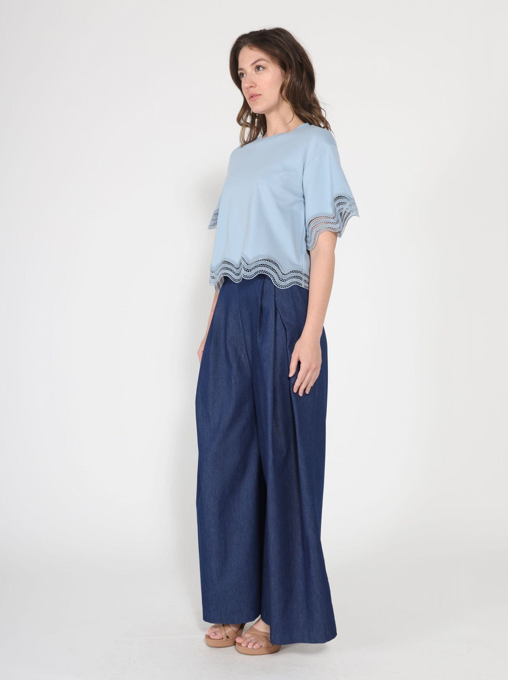 Gracia Fashion Women's Lace Wavy Hem Short Sleeve T-Shirt
