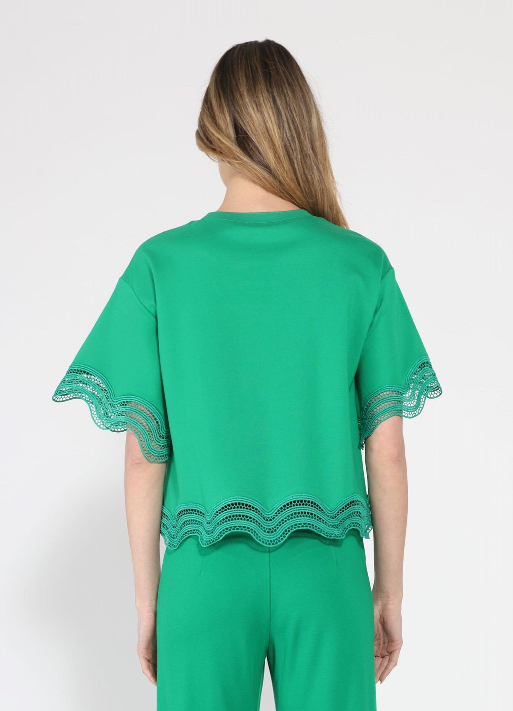 Gracia Fashion Women's Lace Wavy Hem Short Sleeve T-Shirt