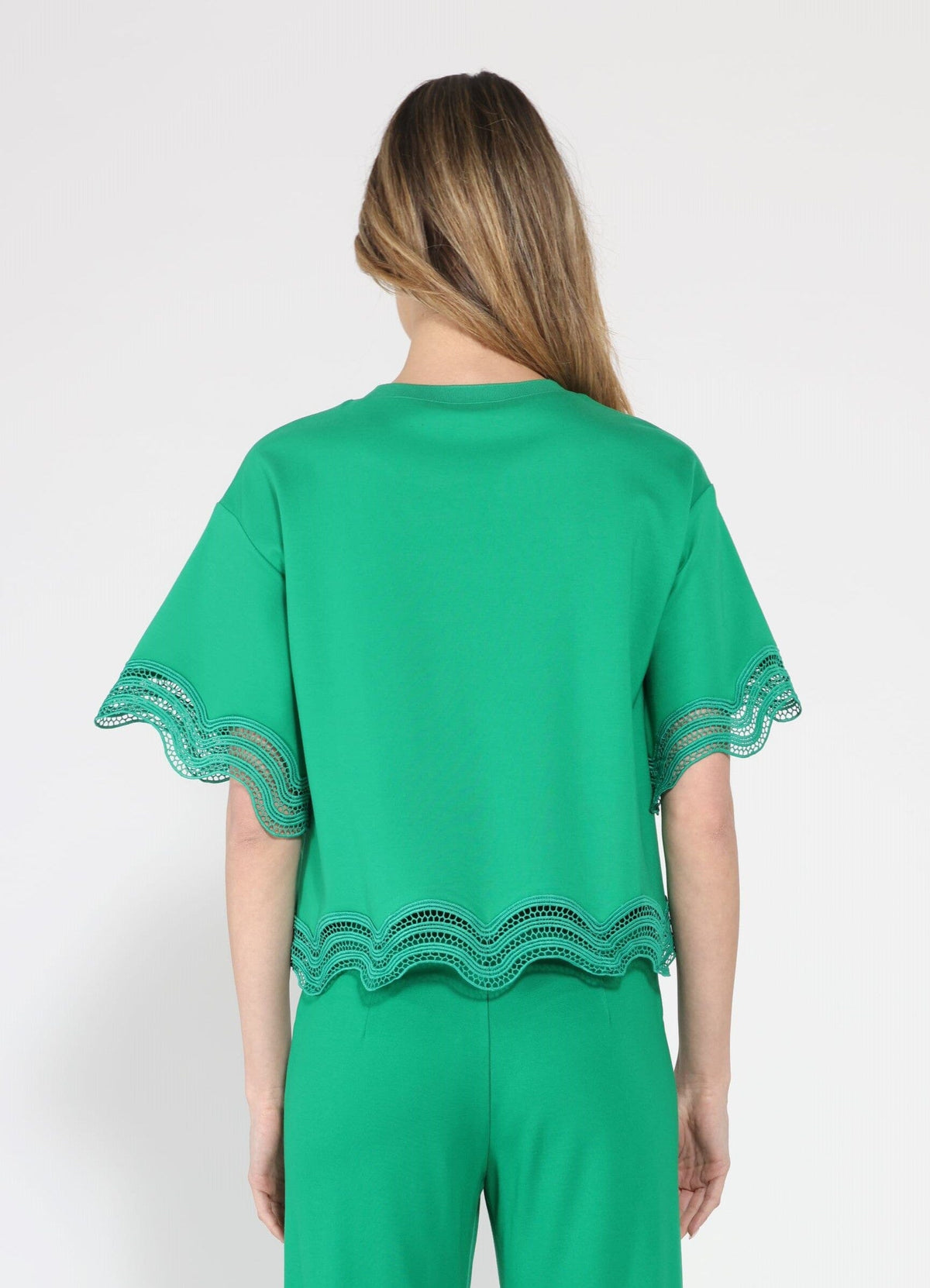 Gracia Fashion Women's Lace Wavy Hem Short Sleeve T-Shirt