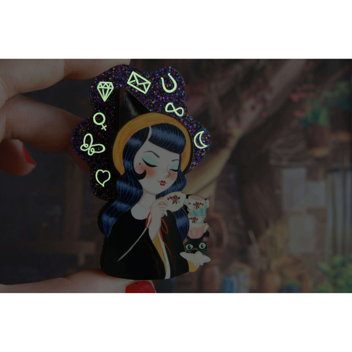 Witch Reading Tasseomancy Brooch by Laliblue | PRE-ORDER SHIPS IN 2-3 WEEKS